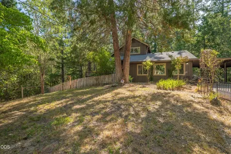 475 Penny Lane Grants Pass OR 97527