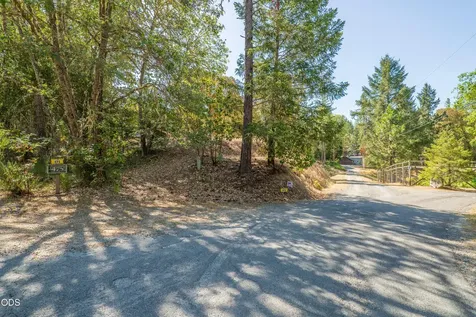 475 Penny Lane Grants Pass OR 97527
