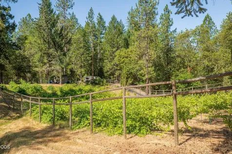 475 Penny Lane Grants Pass OR 97527