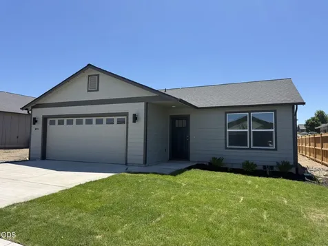 623 NE Mitchell Street Madras OR 97741