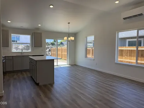 623 NE Mitchell Street Madras OR 97741