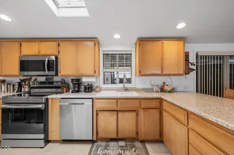 4624 S Pacific Highway Phoenix OR 97535
