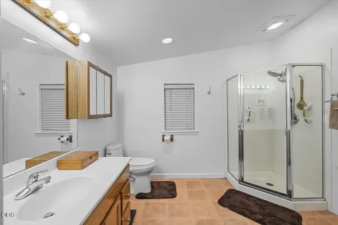 4624 S Pacific Highway Phoenix OR 97535