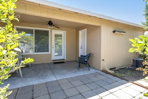 430 W Crystal Drive Eagle Point OR 97524