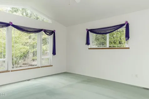 279 Ridgefield Road Grants Pass OR 97527