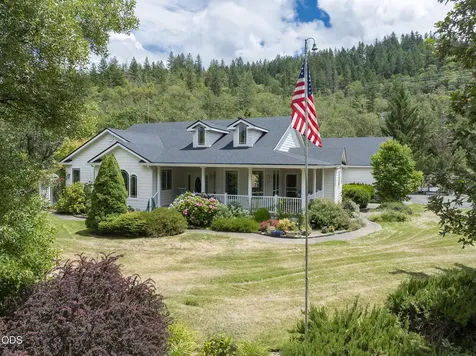 279 Ridgefield Road Grants Pass OR 97527