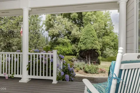 279 Ridgefield Road Grants Pass OR 97527