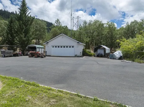 279 Ridgefield Road Grants Pass OR 97527