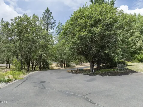 279 Ridgefield Road Grants Pass OR 97527