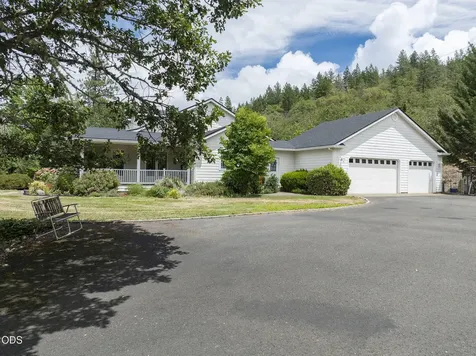 279 Ridgefield Road Grants Pass OR 97527