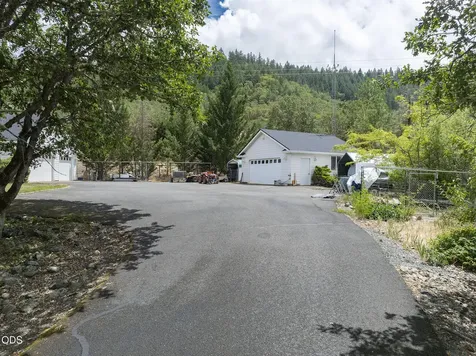 279 Ridgefield Road Grants Pass OR 97527