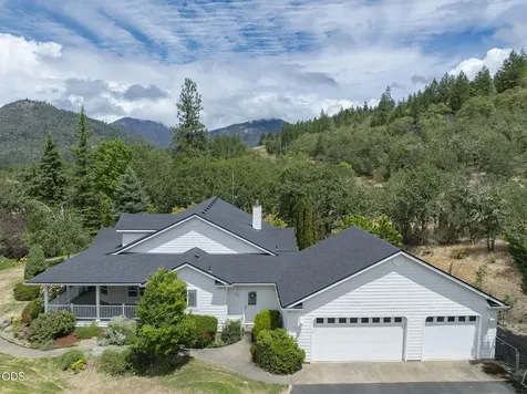 279 Ridgefield Road Grants Pass OR 97527