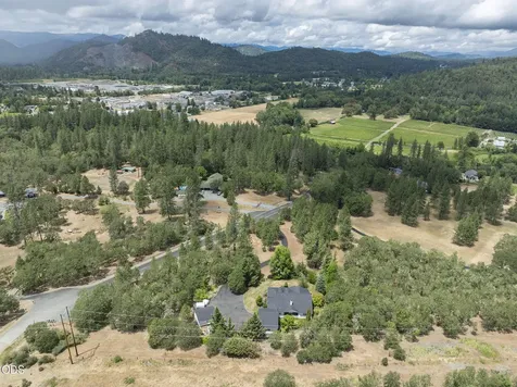 279 Ridgefield Road Grants Pass OR 97527