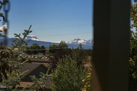 63776 Hunters Circle Bend OR 97701