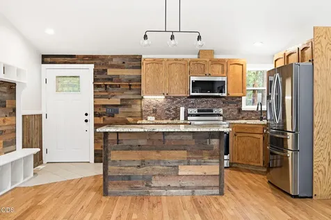 19637 Poplar Street Bend OR 97702