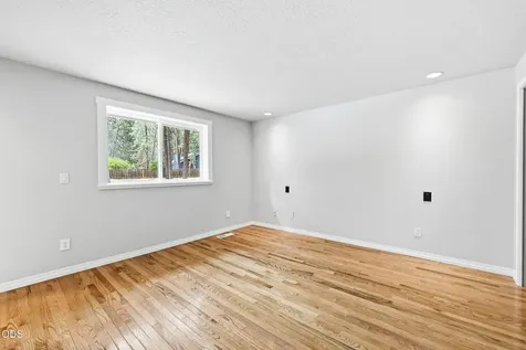 19637 Poplar Street Bend OR 97702