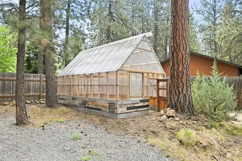 19637 Poplar Street Bend OR 97702