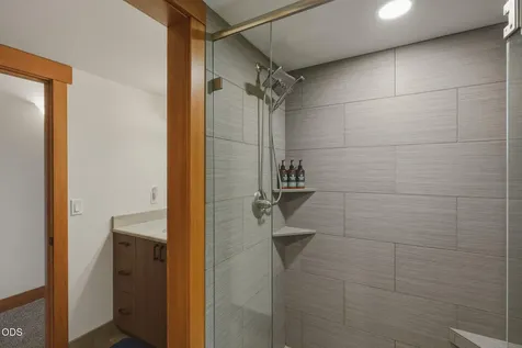 12900 Hawks Beard Black Butte Ranch OR 97759