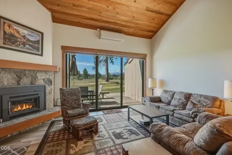 12900 Hawks Beard Black Butte Ranch OR 97759
