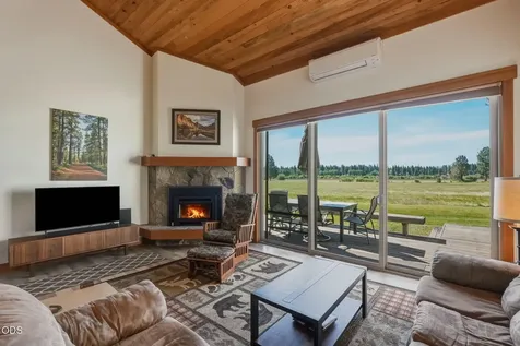 12900 Hawks Beard Black Butte Ranch OR 97759