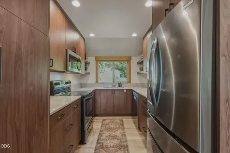 12900 Hawks Beard Black Butte Ranch OR 97759