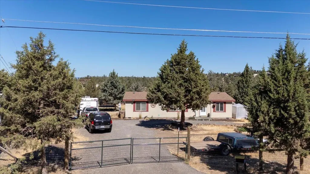 13770 SW Cinder Cone Loop Terrebonne OR 97760