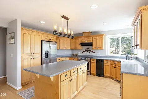 921 NE Beacon Drive Grants Pass OR 97526