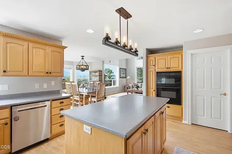 921 NE Beacon Drive Grants Pass OR 97526