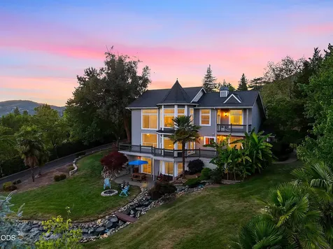 921 NE Beacon Drive Grants Pass OR 97526