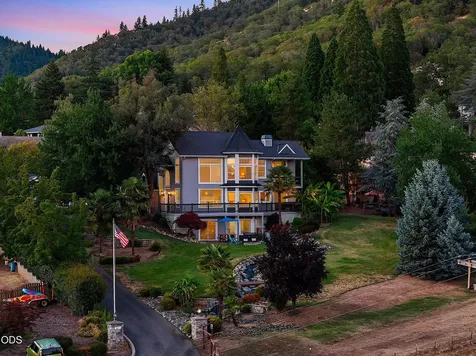 921 NE Beacon Drive Grants Pass OR 97526