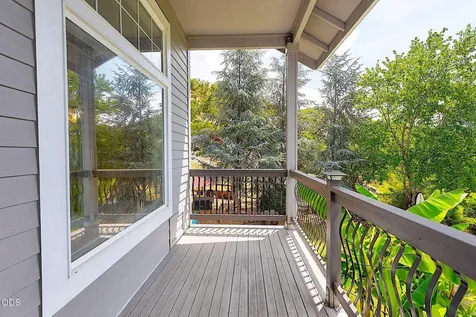 921 NE Beacon Drive Grants Pass OR 97526