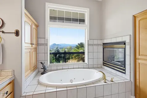 921 NE Beacon Drive Grants Pass OR 97526
