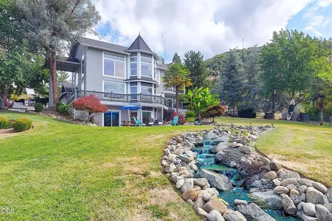 921 NE Beacon Drive Grants Pass OR 97526
