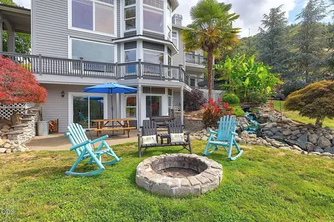 921 NE Beacon Drive Grants Pass OR 97526