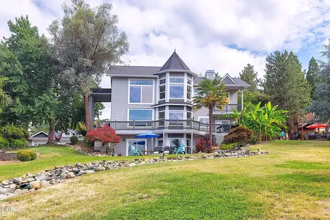 921 NE Beacon Drive Grants Pass OR 97526
