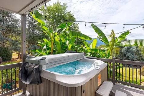 921 NE Beacon Drive Grants Pass OR 97526