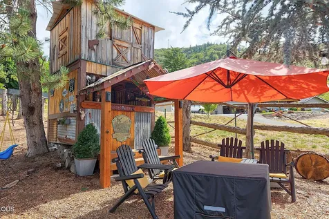 921 NE Beacon Drive Grants Pass OR 97526
