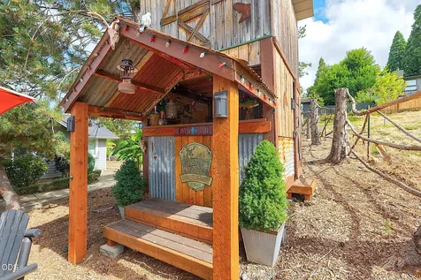 921 NE Beacon Drive Grants Pass OR 97526