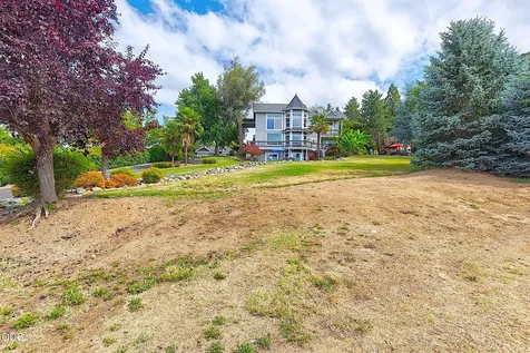 921 NE Beacon Drive Grants Pass OR 97526