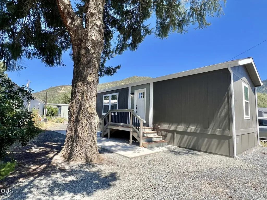 2097 Rogue River Highway Gold Hill OR 97525