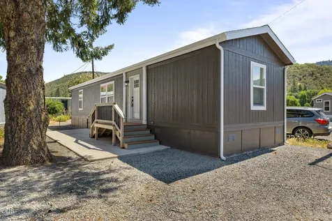 2097 Rogue River Highway Gold Hill OR 97525