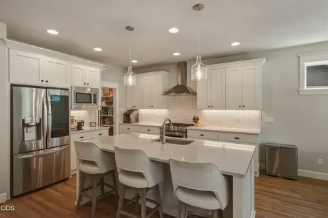 61003 SE Crane Peak Court Bend OR 97702