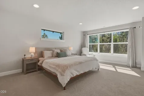 61003 SE Crane Peak Court Bend OR 97702