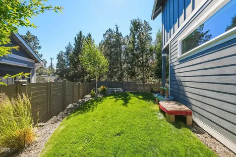61003 SE Crane Peak Court Bend OR 97702