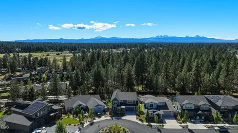 61003 SE Crane Peak Court Bend OR 97702