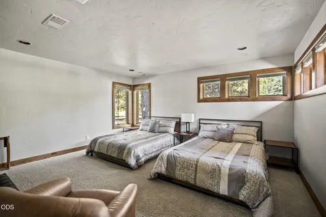 56680 Lunar Drive Bend OR 97707