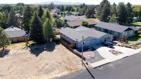 2466 SW 26th Street Redmond OR 97756
