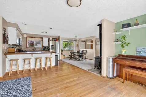 2284 NW 13th Street Redmond OR 97756