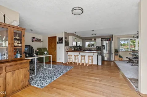 2284 NW 13th Street Redmond OR 97756