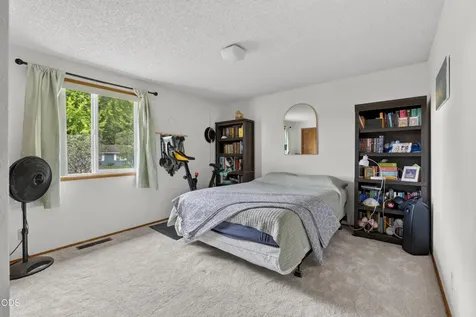 2284 NW 13th Street Redmond OR 97756